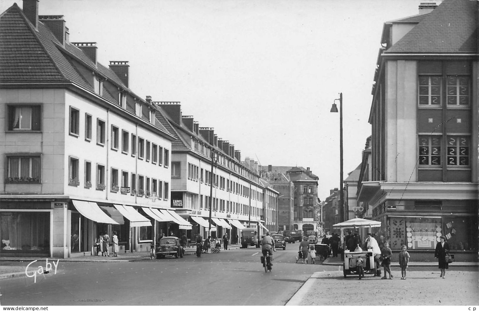 Elbeuf - Rue Des Martyrs - Marchand De Glaces  - CPSM °J - Elbeuf