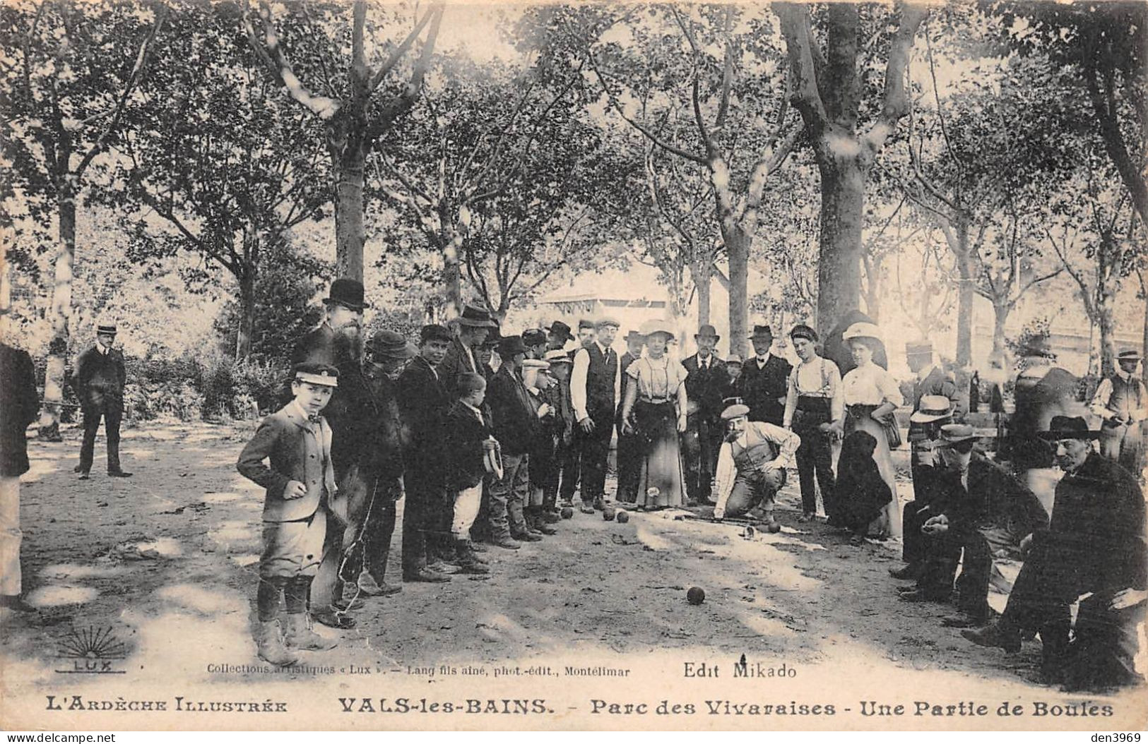 VALS-les-BAINS (Ardèche) - Parc Des Vivaraises - Une Partie De Boules - Pétanque, Joueurs - Voyagé 1909 (2 Scans) - Vals Les Bains