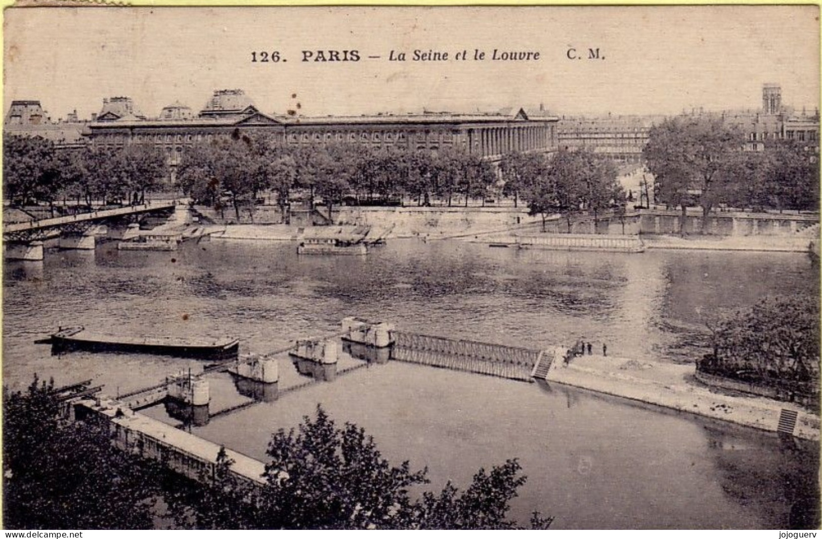 Paris La Seine Et Le Louvre ( Pont , écluse , Péniche , Vers 1925? - Die Seine Und Ihre Ufer