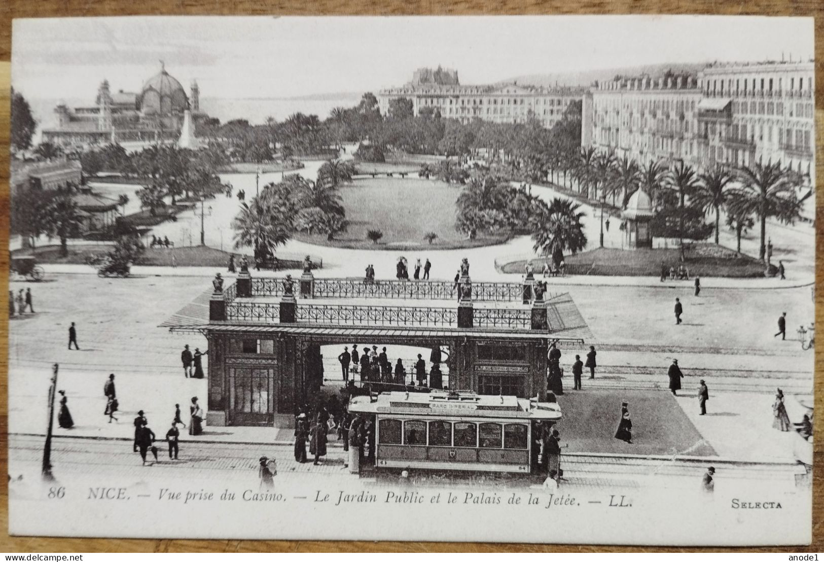 NICE Vue Prise Du Casino Le Jardin Public Et Le Palais De La Jetée - Transport (road) - Car, Bus, Tramway