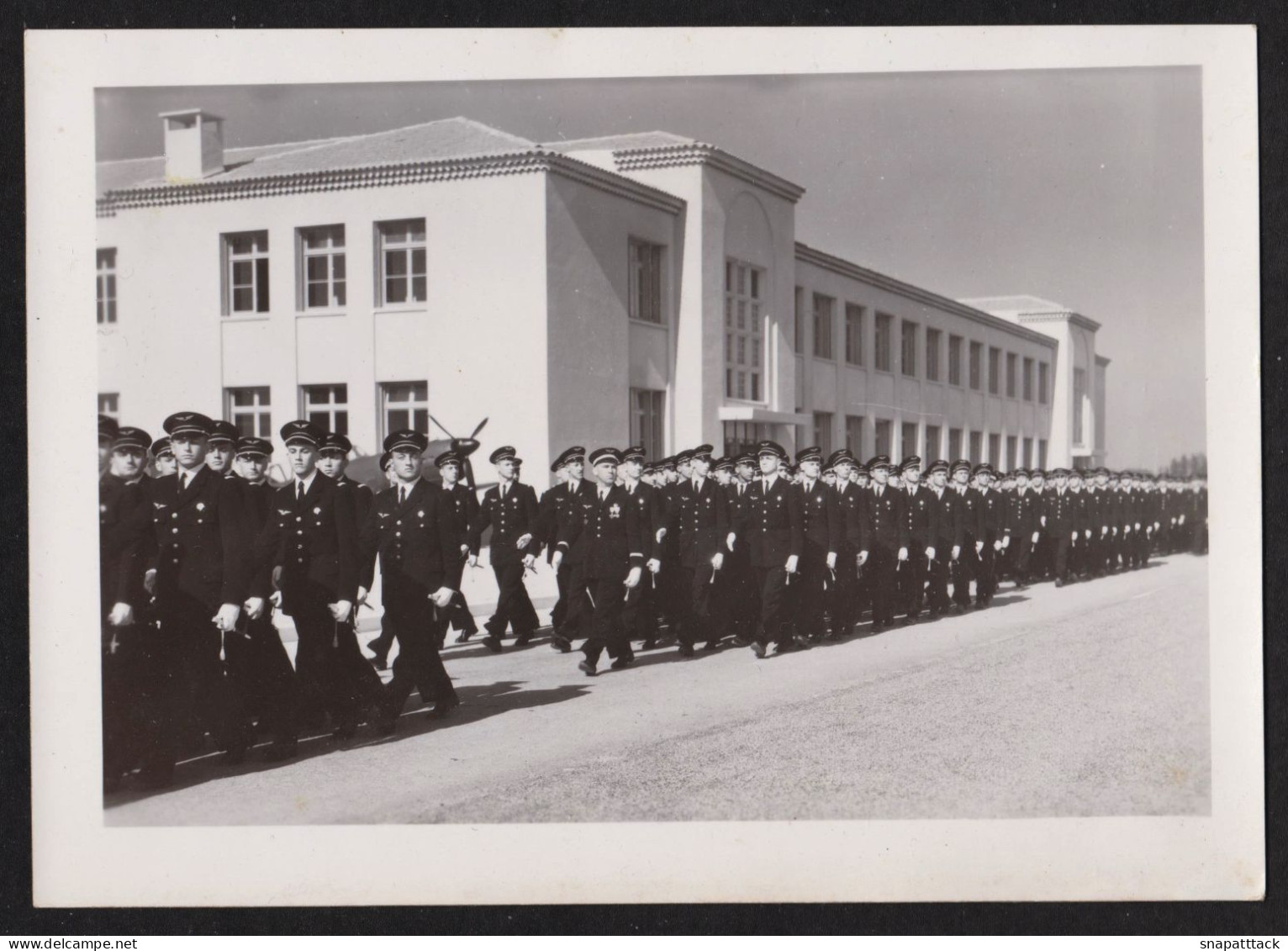 Photo De L'Ecole De L'Air Le 28 Février 1953 Salon De Provence école Militaire Aéronautique Armée De L'Air 10,5x14,6cm - War, Military