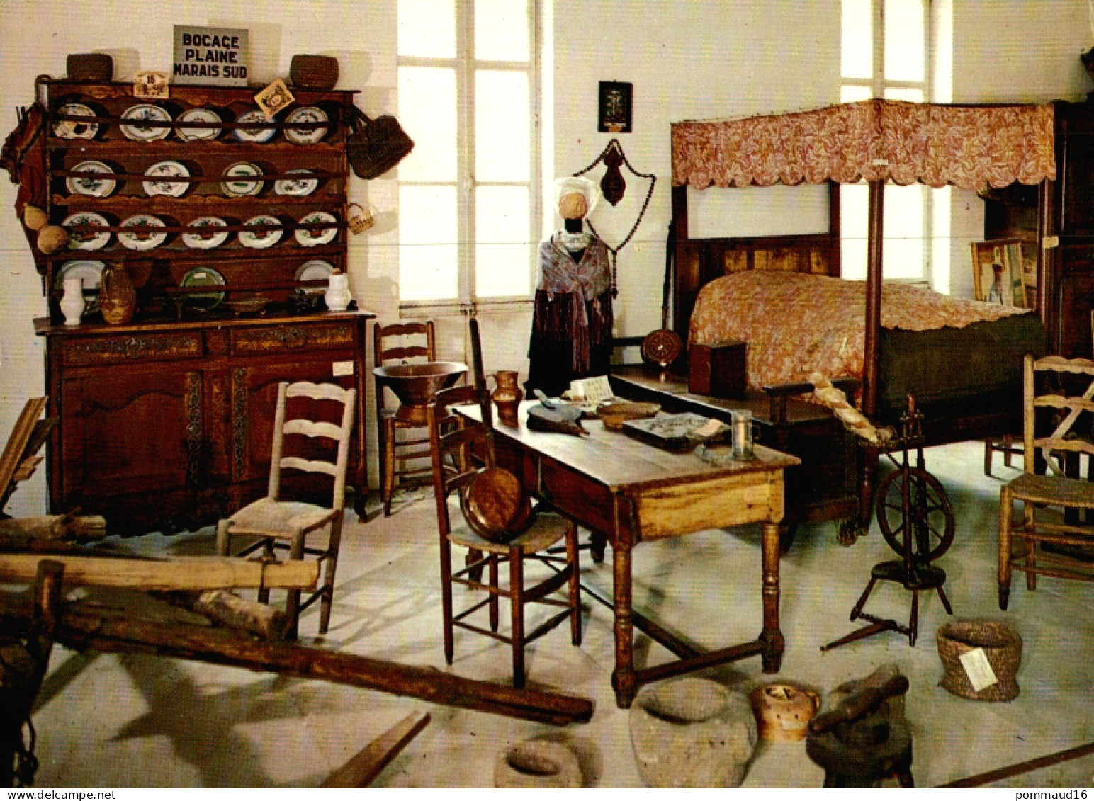 CPM Fontenay-le-Comte Musée Vendéen Anciens Meubles Vendéens - Museum