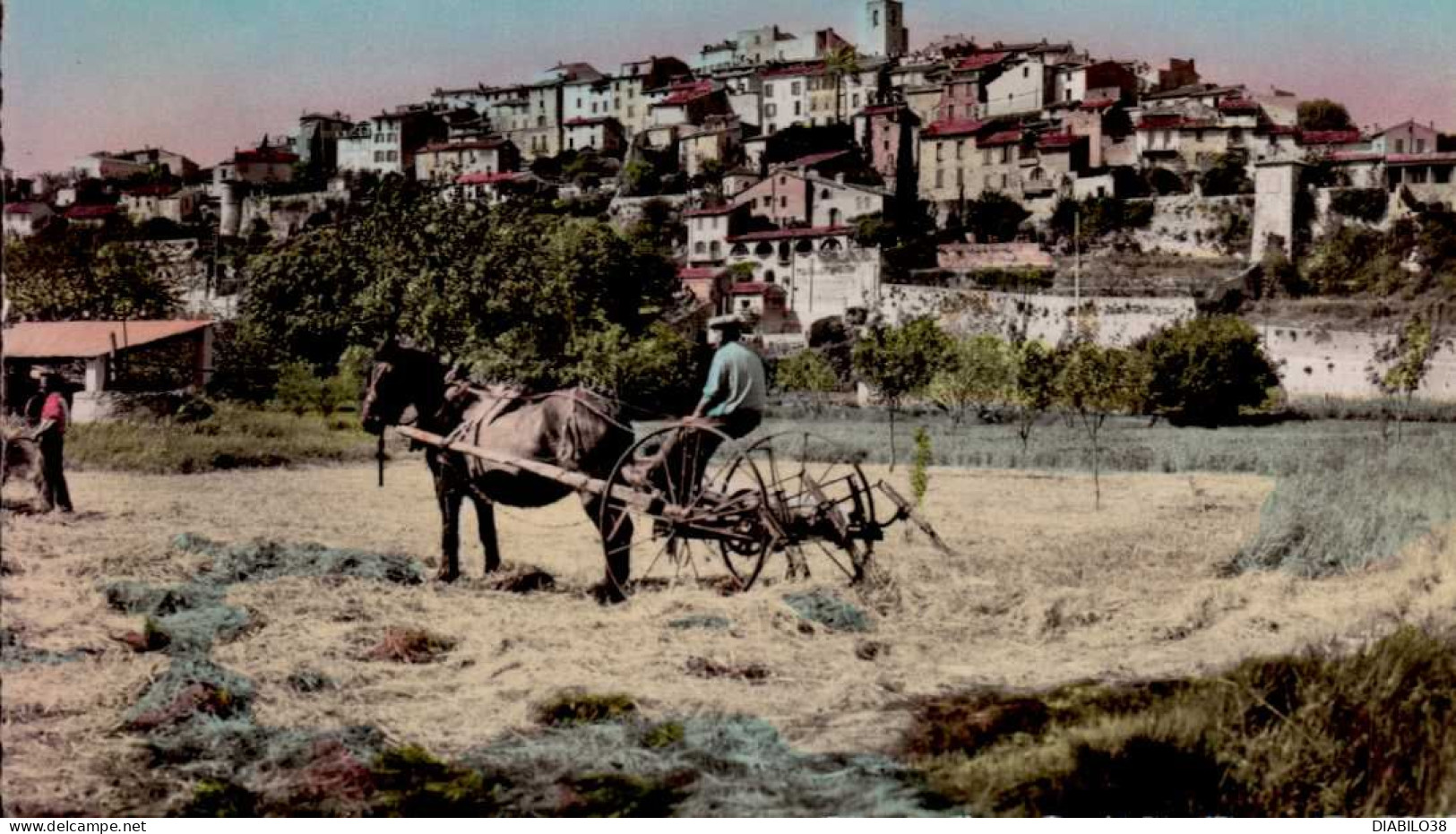 BIOT         ( ALPES MARITIMES )   ( DISCRET PLI EN HAUT , A GAUCHE ) - Biot