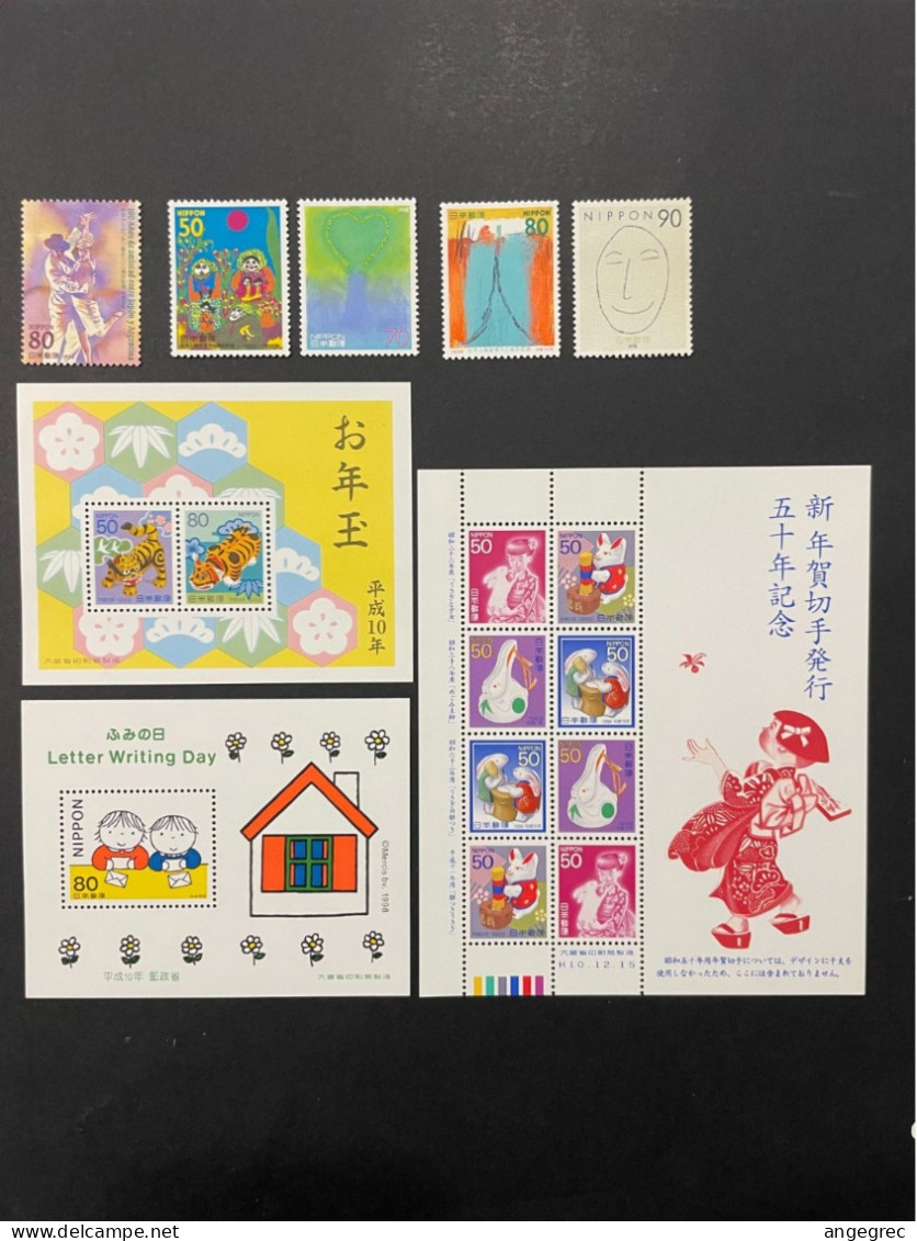Timbre Japon 1998 Lot De 108 Timbre, 3 Bloc Feuillet Neuf ** - Collections, Lots & Series