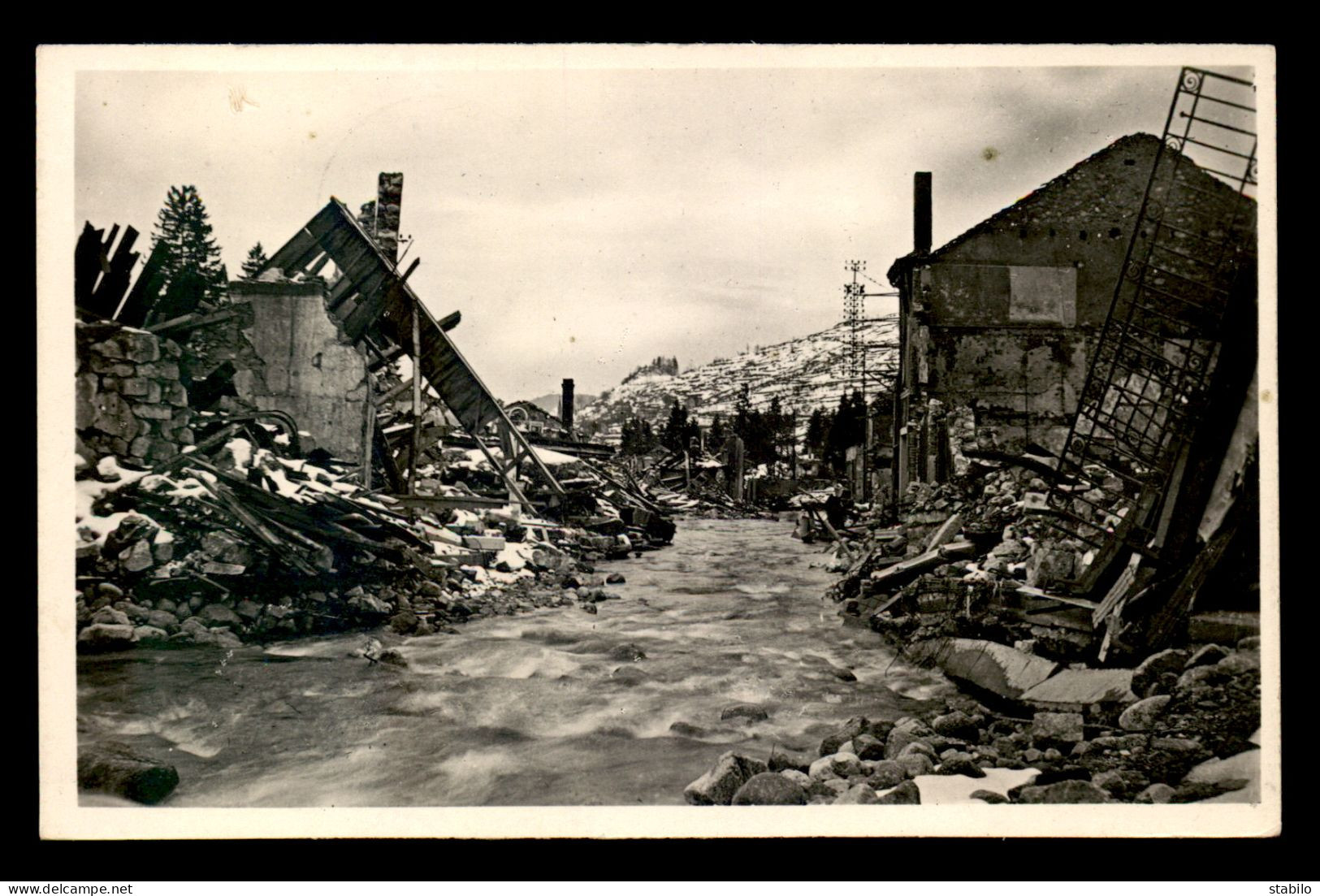 GUERRE 39/45 - LA BRESSE (VOSGES) - APRES LE PASSAGE DES ALLEMANDS - War 1939-45