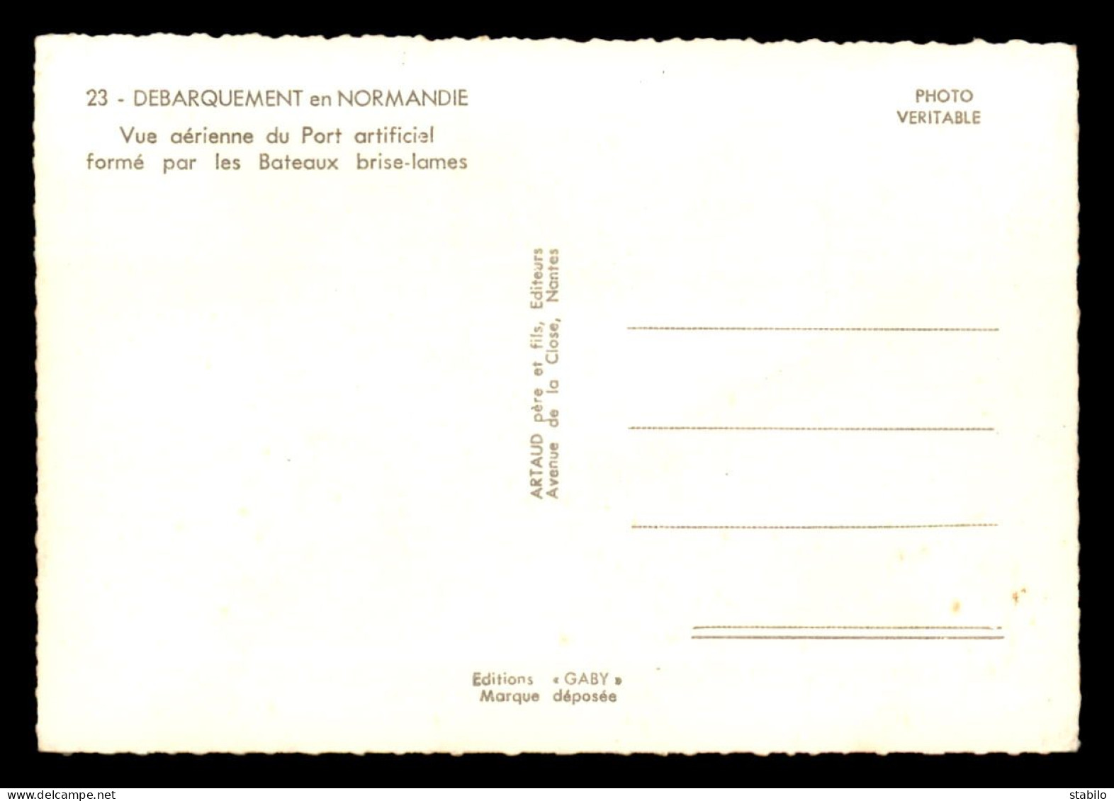 GUERRE 39/45 - DEBARQUEMENT EN NORMANDIE - VUE AERIENNE DU PORT ARTIFICIEL FORME PAR LES BATEAUX BRISE-LAMES - Guerre 1939-45