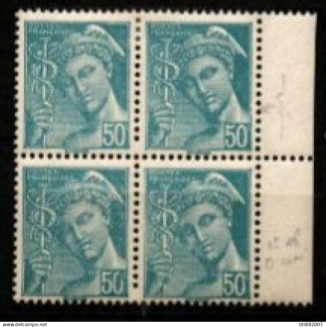 FRANCE    -   1942 .  Y&T N° 549 * / **. Bloc De 4.   Cadre Brisé Du  2° / Valeur Maculée Du 3°, - Unused Stamps