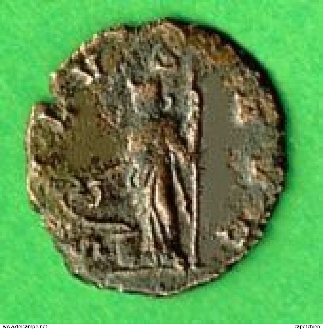 PETIT BRONZE ROMAIN  / CLAUDE LE GOTHIQUE / ANTONINIEN / 2.35 G Et 19 Mm - The Military Crisis (235 AD To 284 AD)