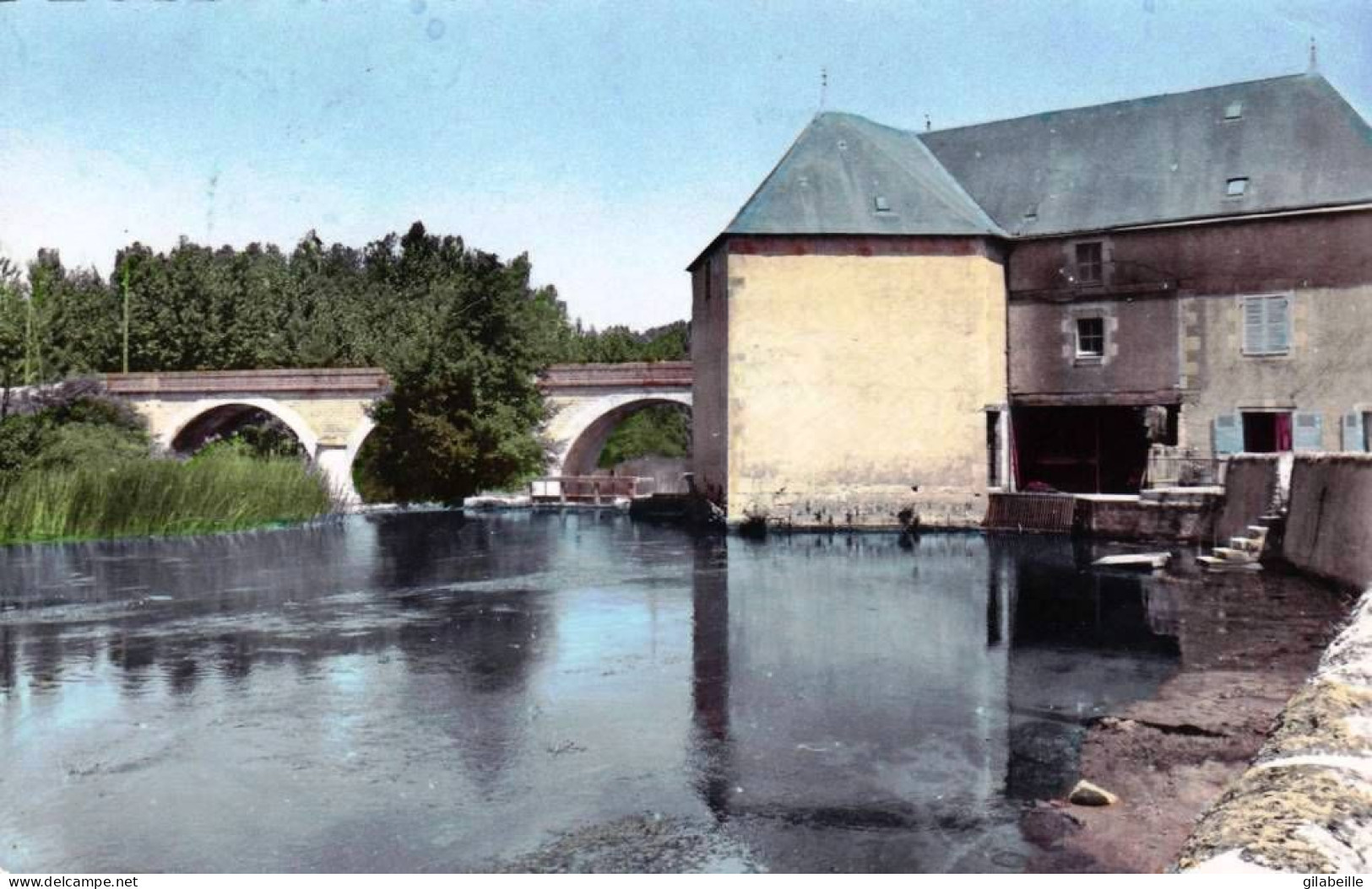 86 - Vienne - SAINT PIERRE De MAILLE - Le Moulin Et Le Pont Sur La Gartempe - Other & Unclassified