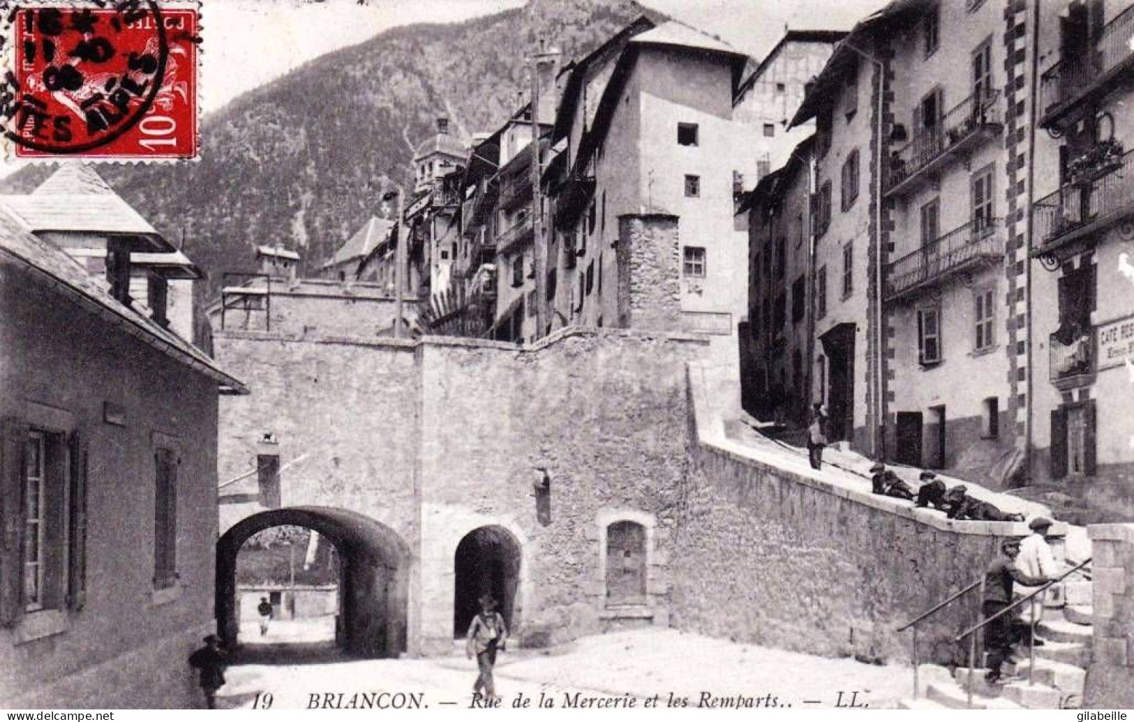 05 - Hautes Alpes - BRIANCON - Rue De La Mercerie Et Les Remparts - Briancon