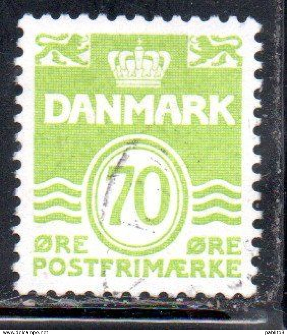 DANEMARK DANMARK DENMARK DANIMARCA 1972 1978 1977 WAVY LINES AND NUMERAL OF VALUE 70o USED USATO OBLITERE' - Used Stamps