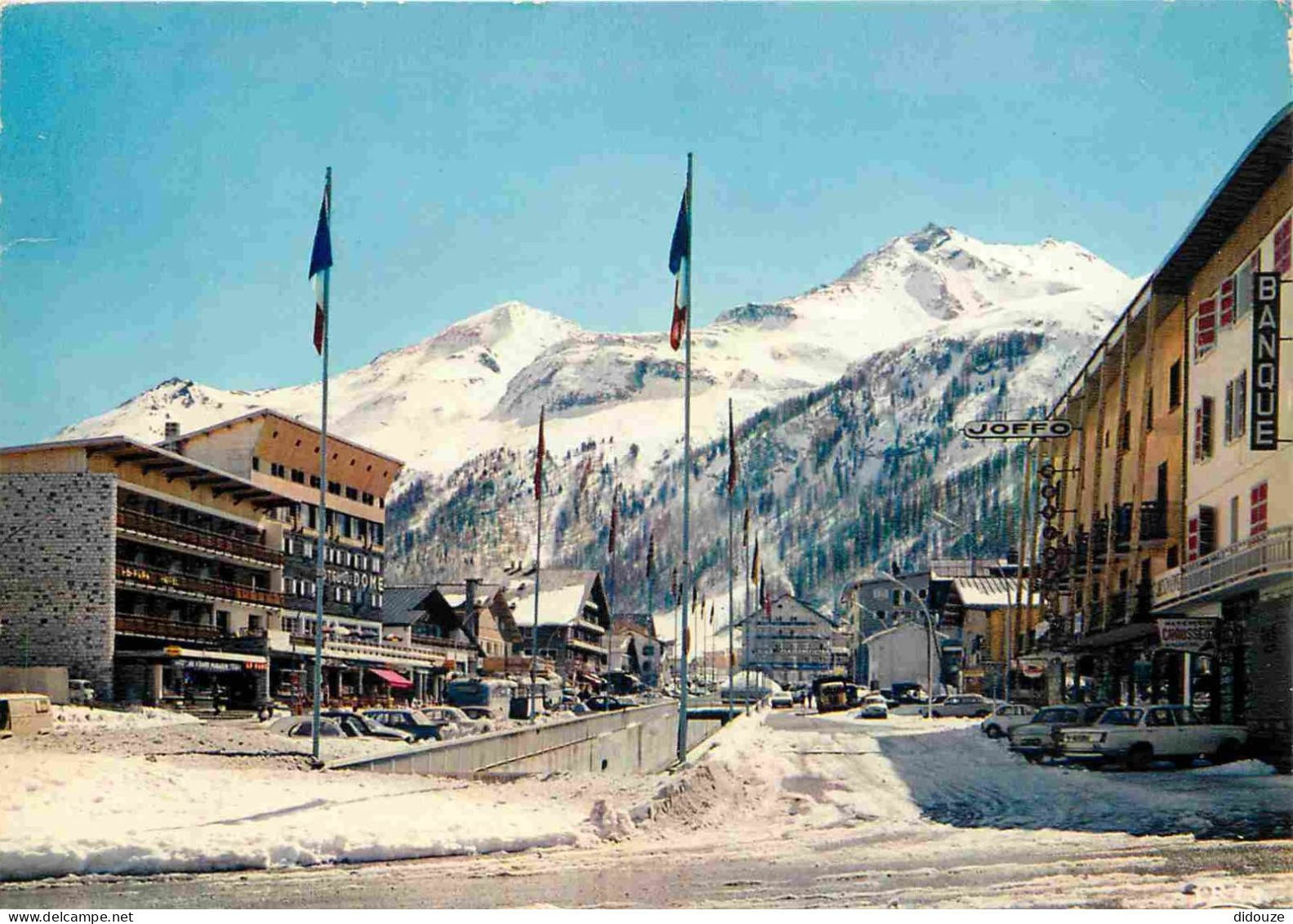 73 - Val D'Isère - Le Centre De La Station Et L'Iseran - Automobiles - CPM - Voir Scans Recto-Verso - Val D'Isere