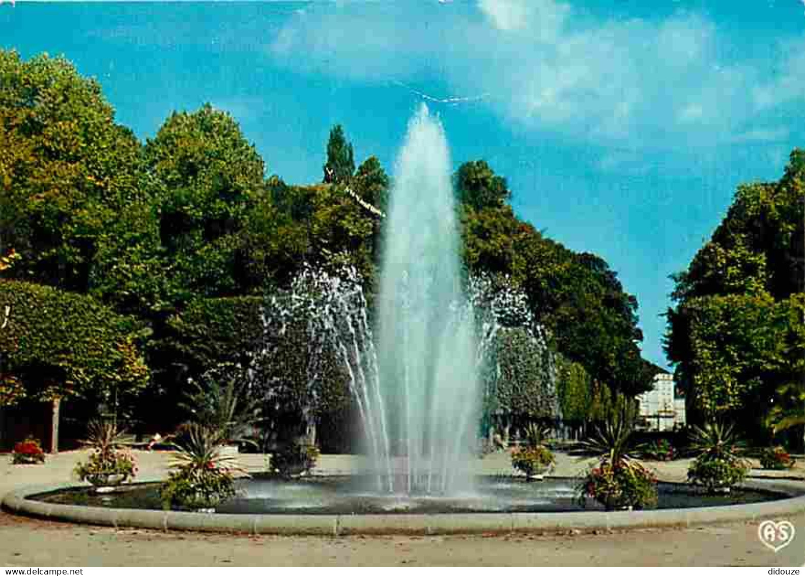 86 - Poitiers - Le Jardin De Blossac - Le Bassin - Jets D'eau - Carte Neuve - CPM - Voir Scans Recto-Verso - Poitiers