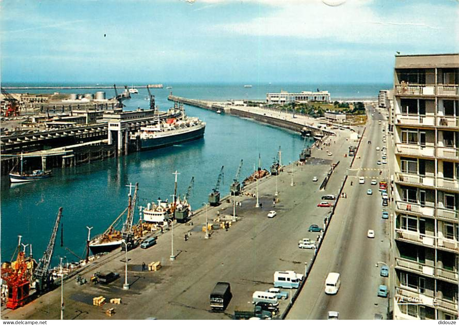 62 - Boulogne Sur Mer - Entrée Du Port  Vue Depuis Les Buildings - Bateaux - Automobiles - CPM - Voir Scans Recto-Verso - Boulogne Sur Mer