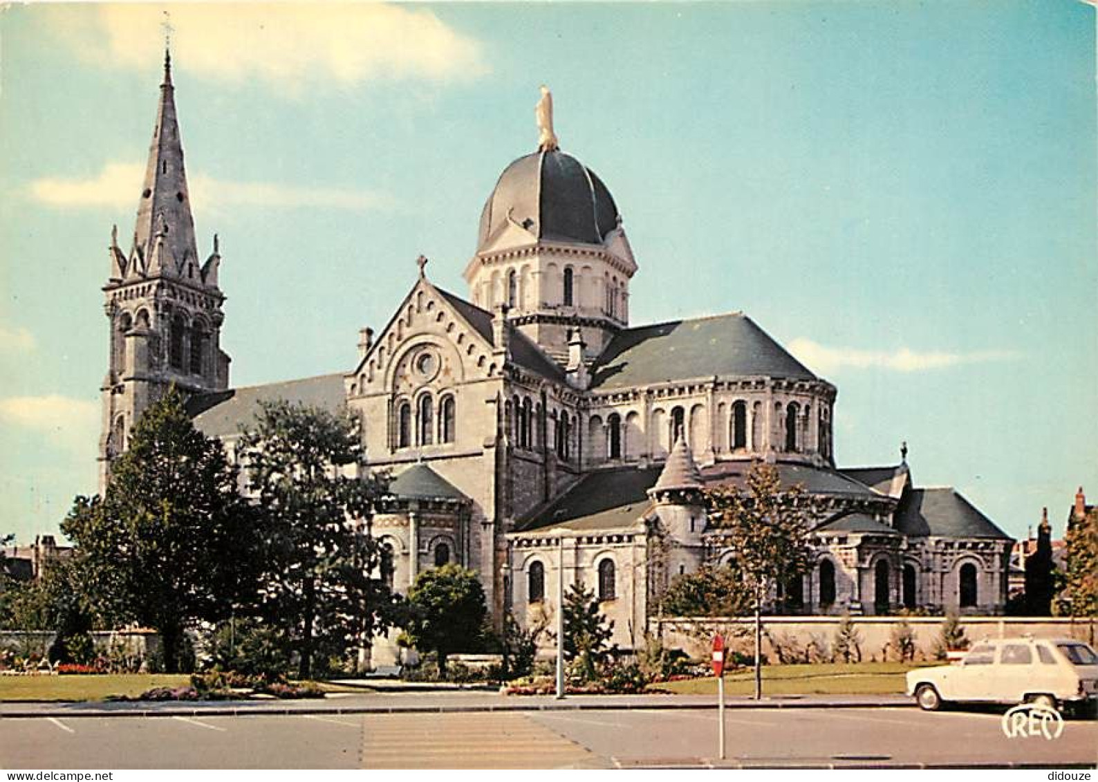 36 - Chateauroux - Eglise Notre Dame - Automobiles - CPM - Voir Scans Recto-Verso - Chateauroux