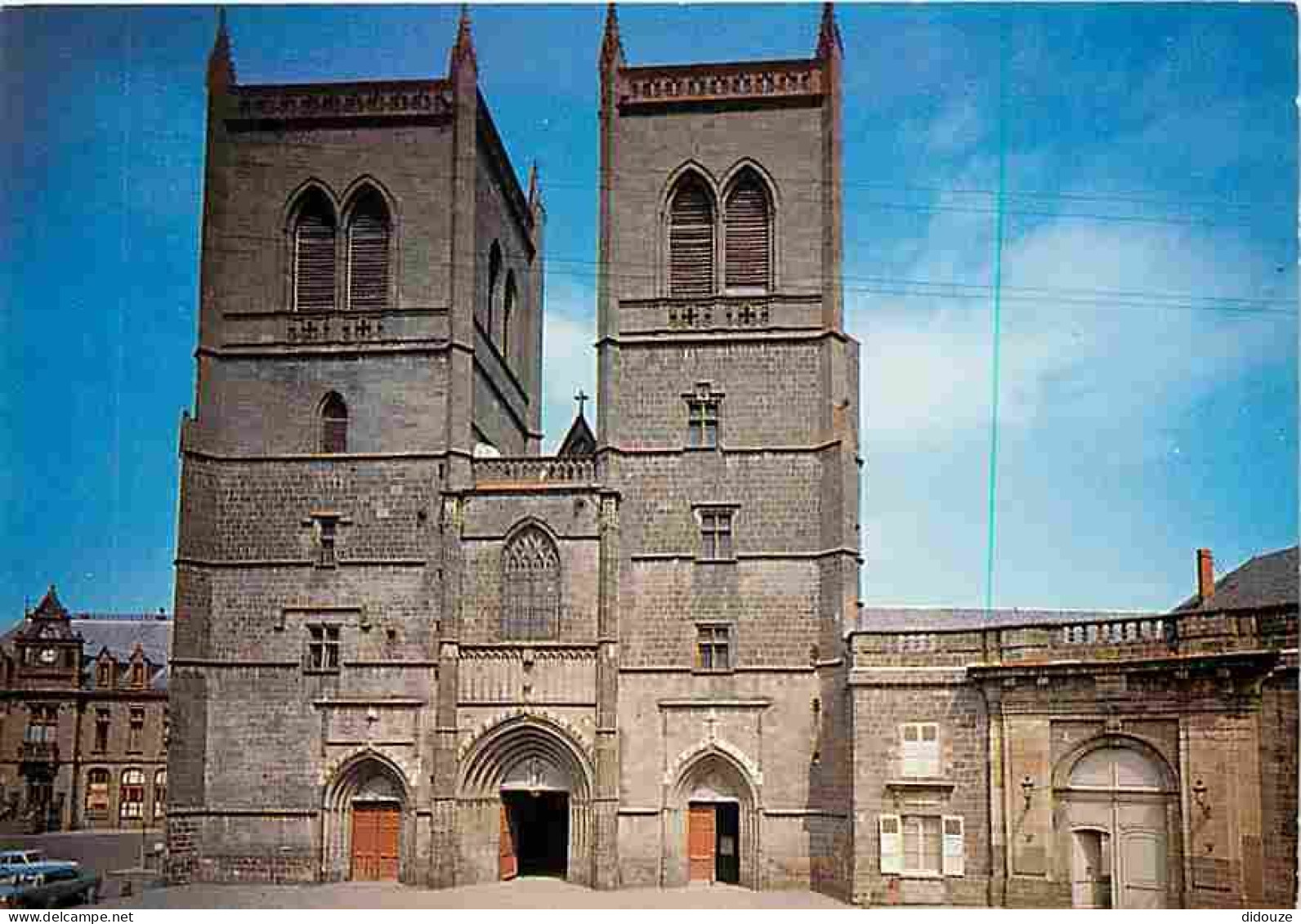 15 - Saint Flour - La Cathédrale - Automobiles - Carte Neuve - CPM - Voir Scans Recto-Verso - Saint Flour