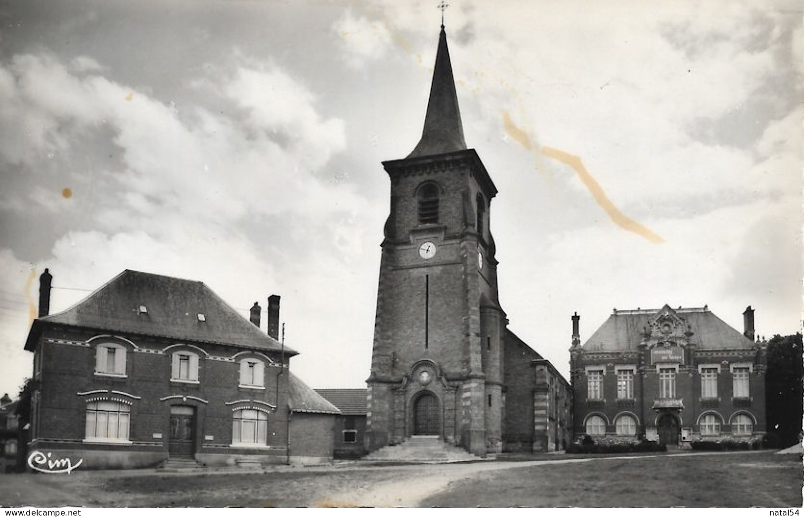 62 - Monchy-au-Bois : Eglise Et Mairie - CPM Dentelée Au Format 9 X 14 Neuve - Autres & Non Classés