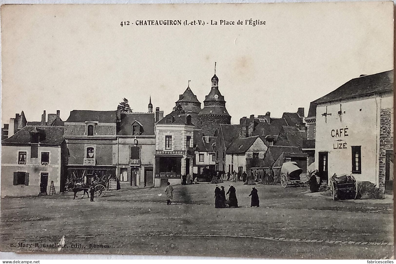 CPA Non Circulé , Chateaugiron (Ille Et Vilaine) - La Place De L'Église.  (107) - Châteaugiron