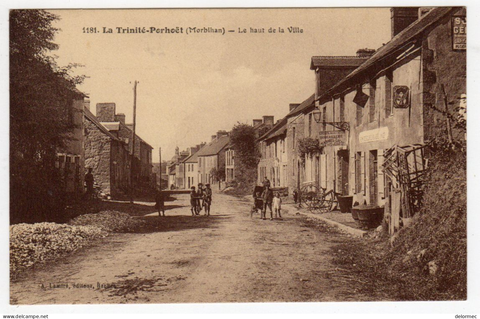 CPSM Près Loudéac 22 Côtes Armor La Trinité Porhoët Le Haut De La Ville Quincaillerie Badouel Lucas éditeur Lamiré - Loudéac