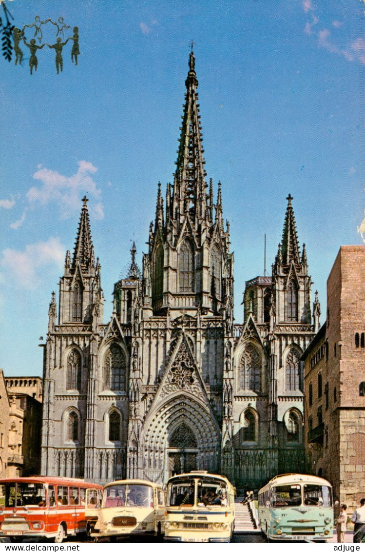 CPM- BARCELONE - La Cathédrale - Autocars De Tourisme * TBE - Barcelona