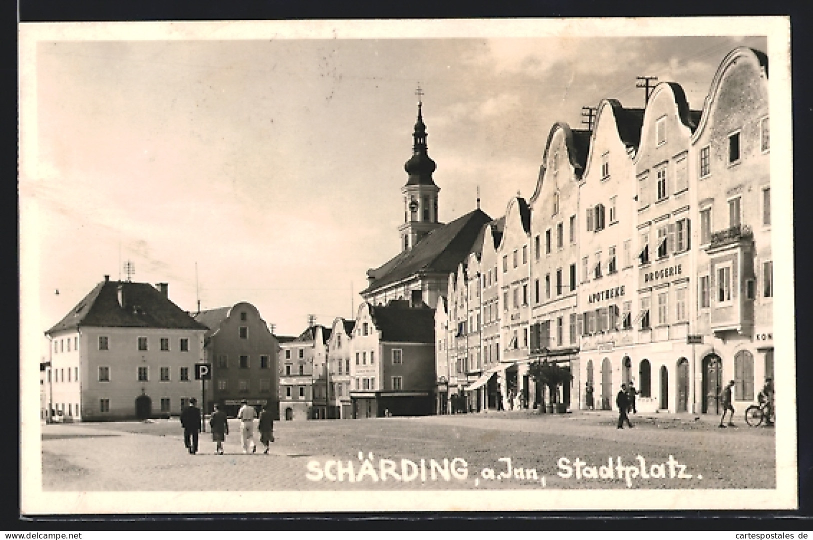 AK Schärding, Stadtplatz Mit Apotheke Und Passanten  - Andere & Zonder Classificatie