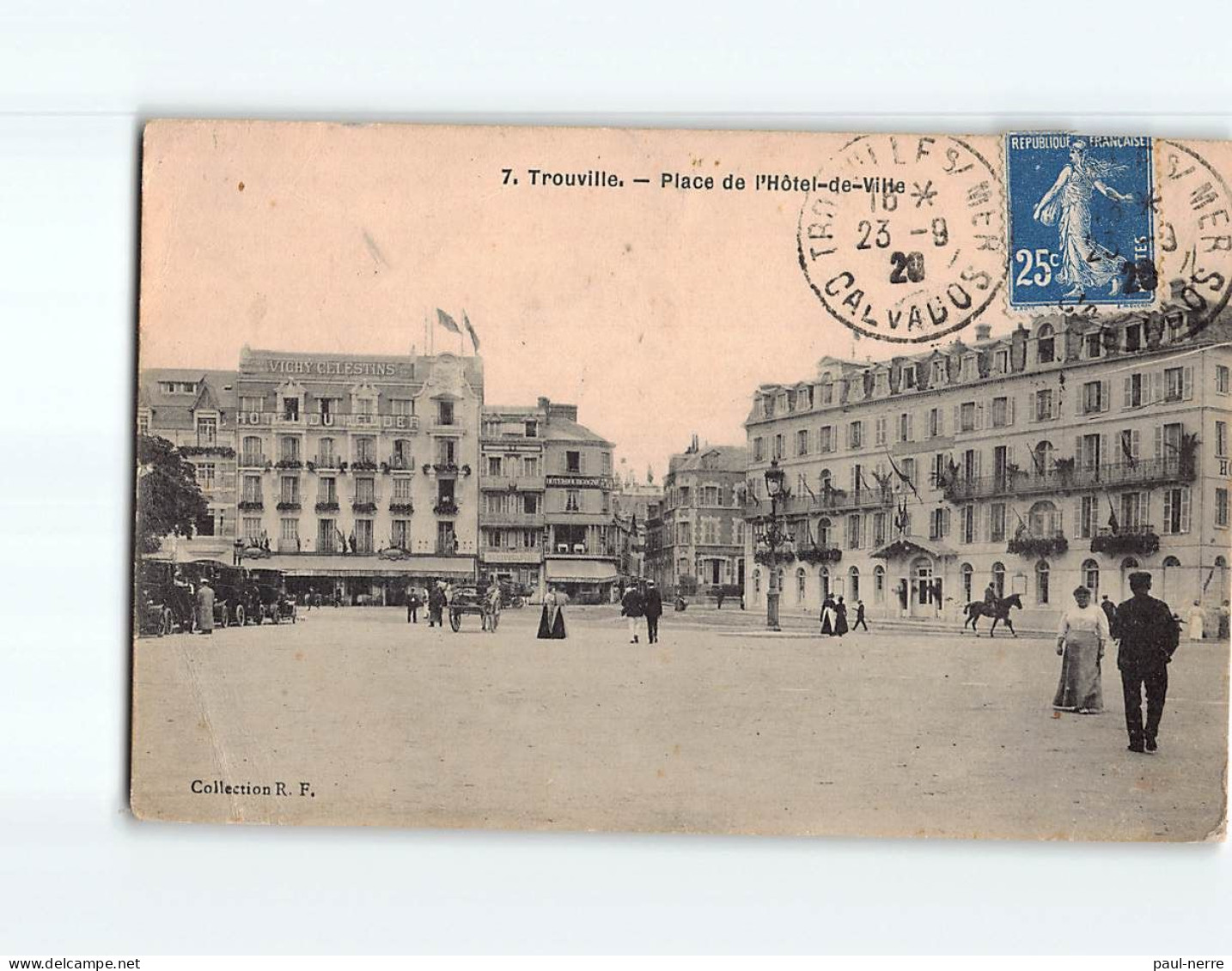TROUVILLE : Place De L'Hôtel De Ville - état - Trouville