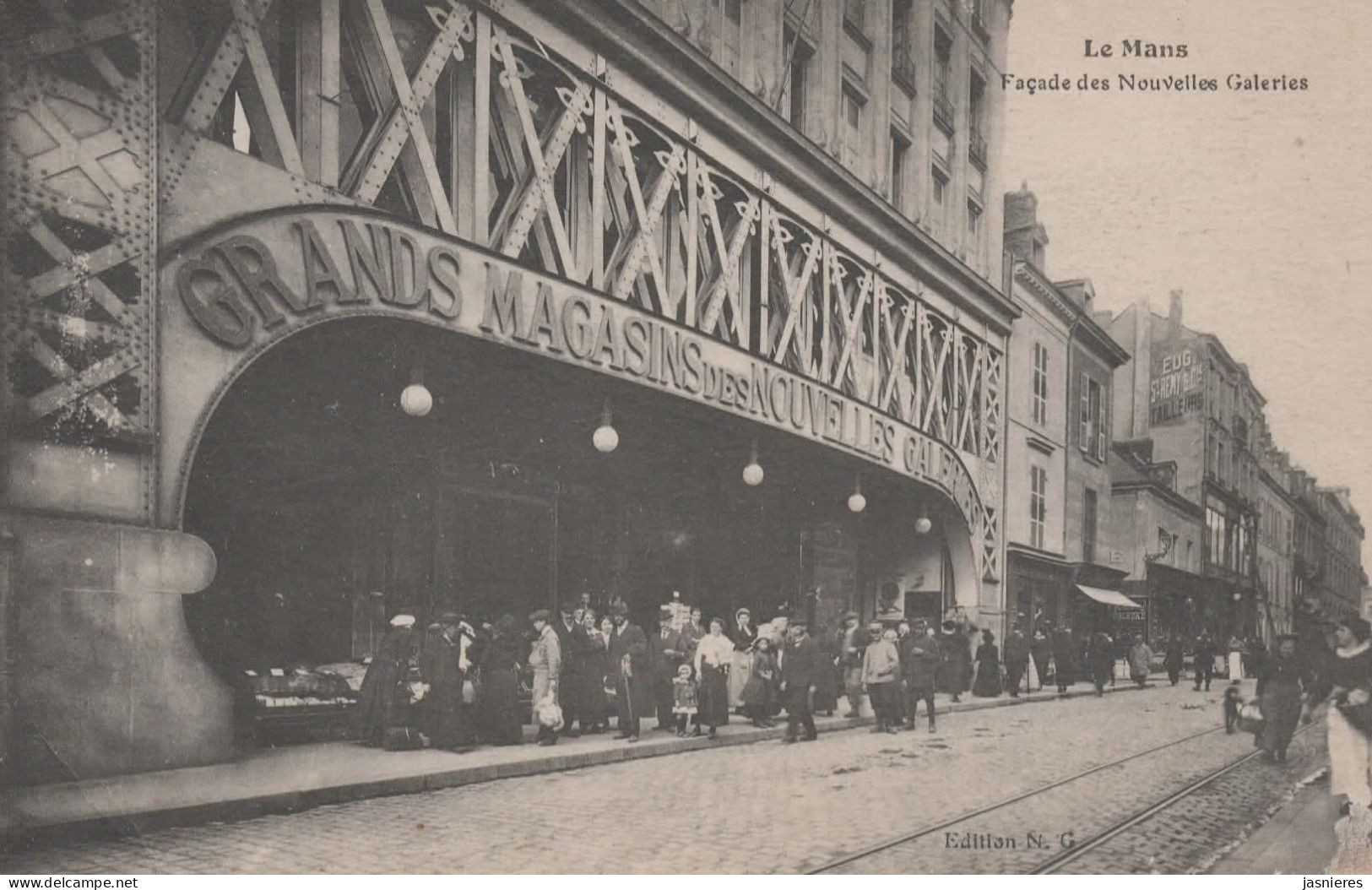 CPA  LE MANS - Façade Des Nouvelles Galeries - Rue Des Minimes - Le Mans