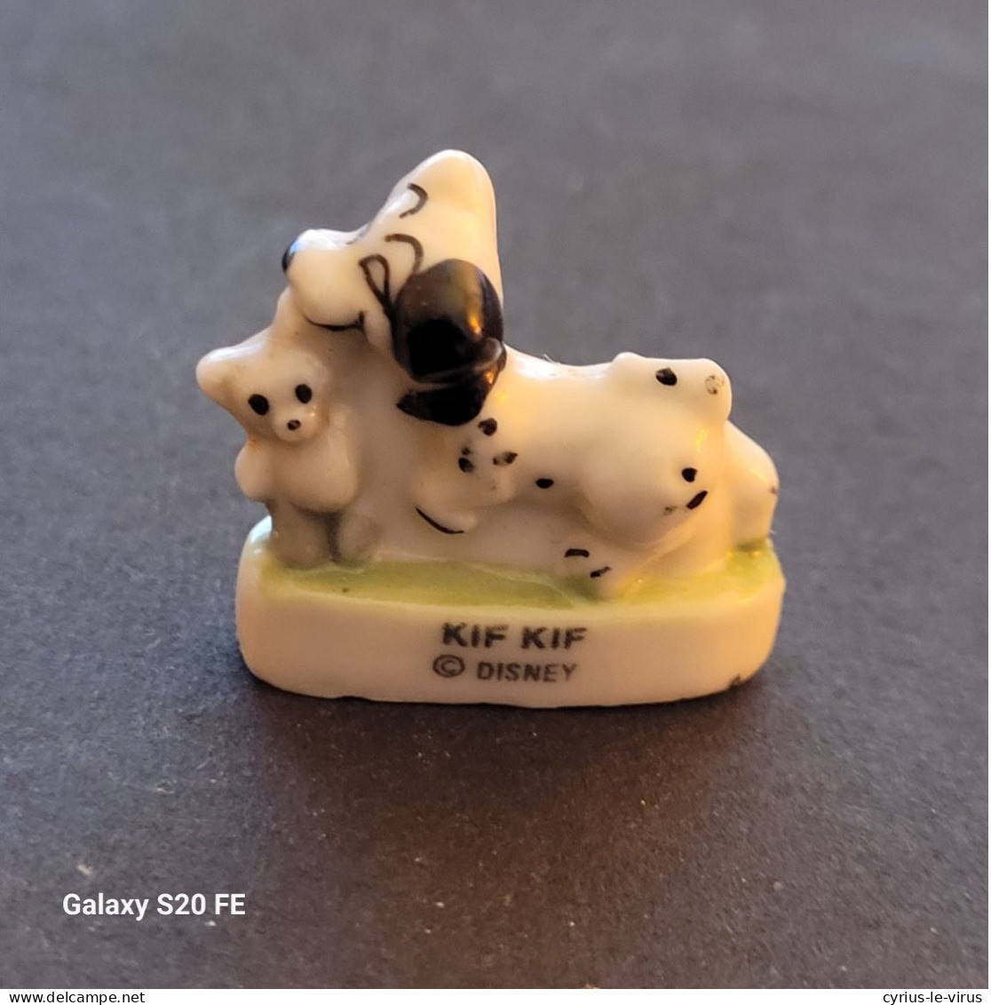 Fève Porcelaine Disney ** Les 101 Dalmatiens  **  Kif Kif - Animaux