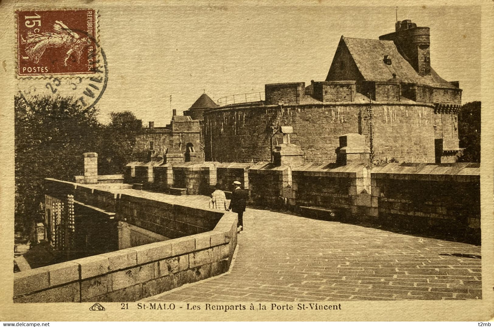 CPA (Ille Et Vilaine). SAINT MALO. Les Remparts à La Porte Saint Vincent (n°21) - Saint Malo