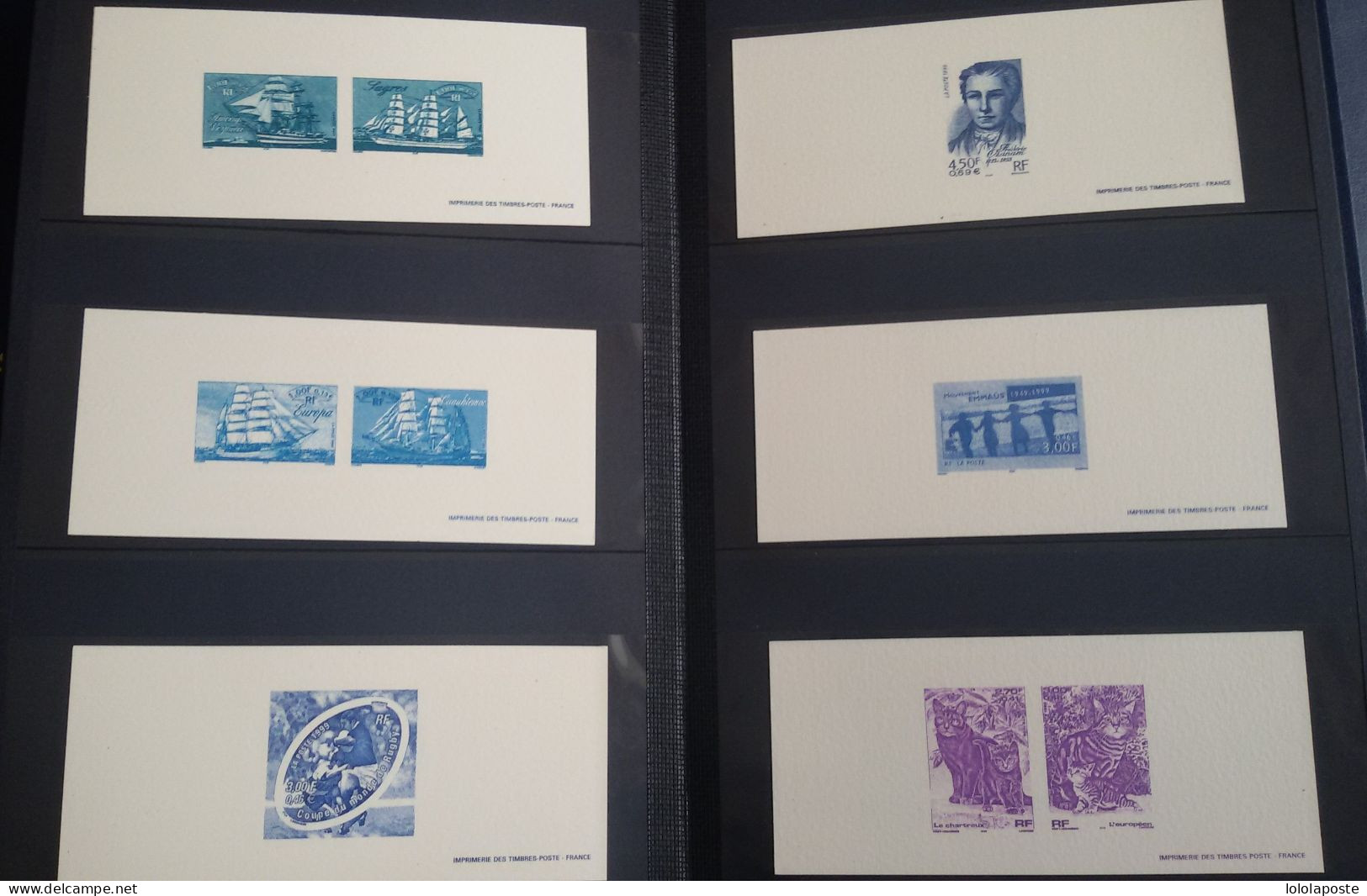 FRANCE -Collection de 876 gravures différentes de la poste dans 15 classeurs spécifiques de l'année 1995 à 2010 A SAISIR