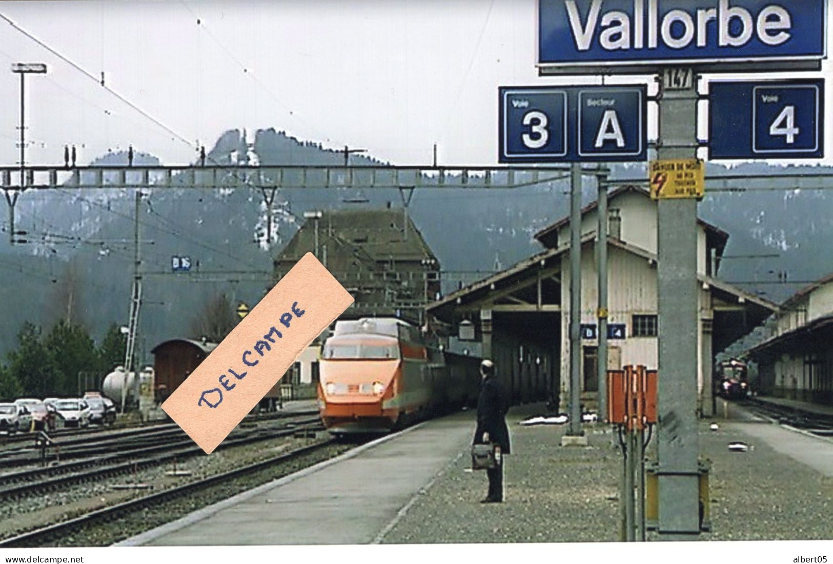 Ligne Paris-Lausanne - Le Conducteur Suisse Va Remplacer Son Collègue Français En Gare De Vallorbe - Reproduction - Vallorbe