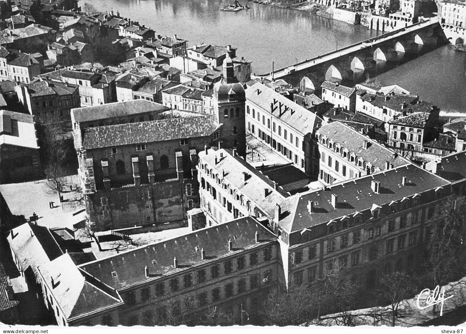 81 - Albi - Vue Aérienne - Le Lycée Et Le Pont Vieux - Albi