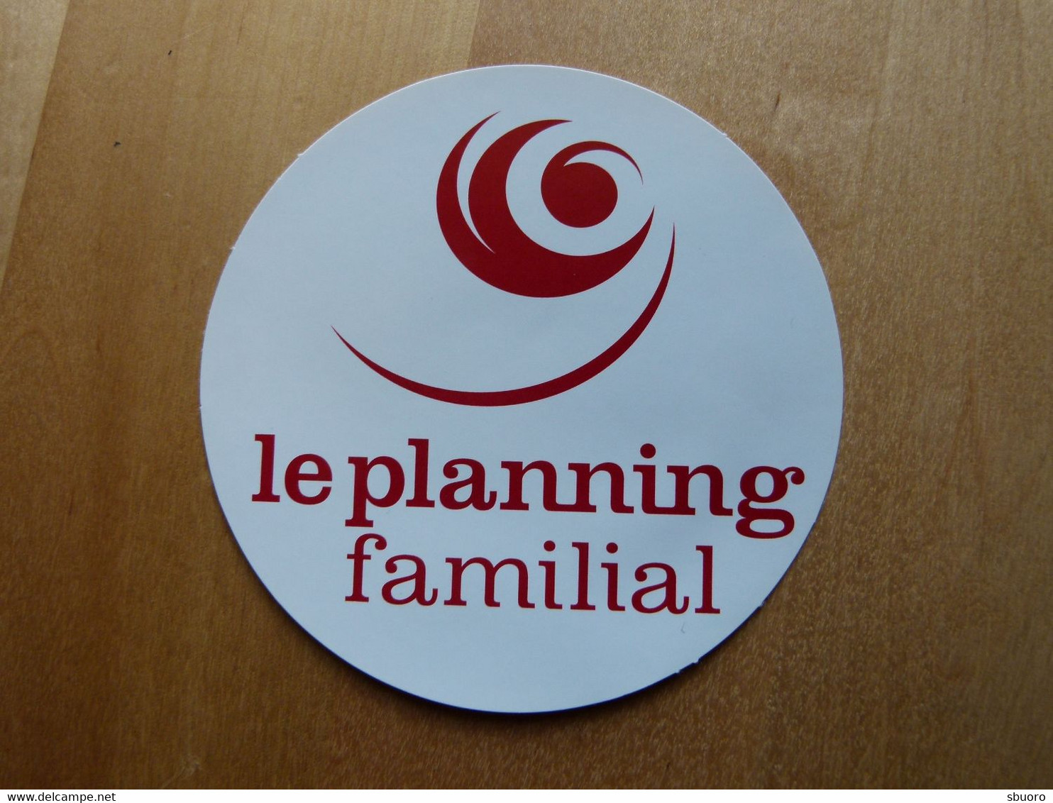 Sticker / Autocollant : Le Planning Familial. Diamètre 9 Cm - Otros & Sin Clasificación