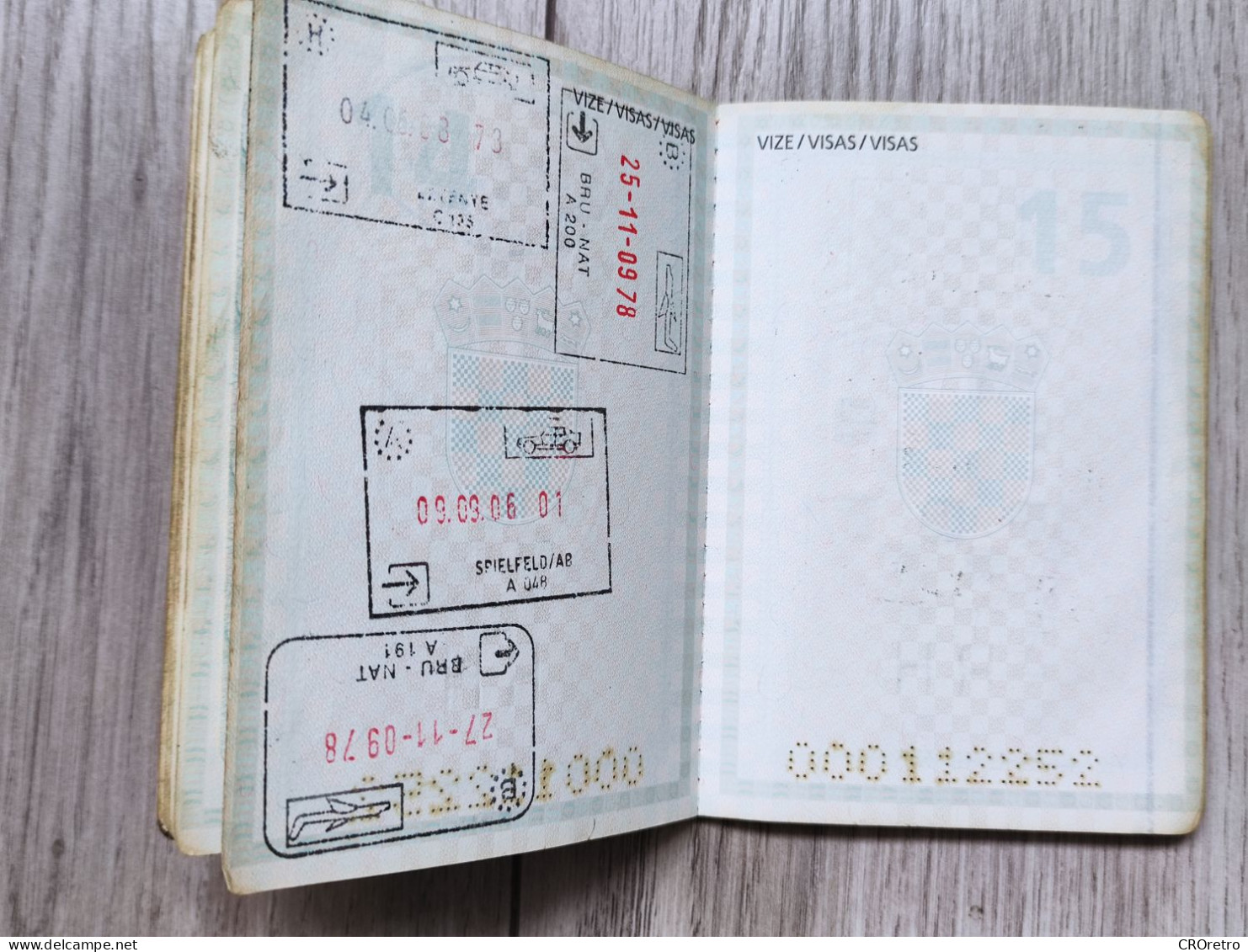 CROATIA - PASSPORT - 2000, visas USA, SOUTH AFRICA, UAE, EGYPT, UNITED KINGDOM,.. complete passport