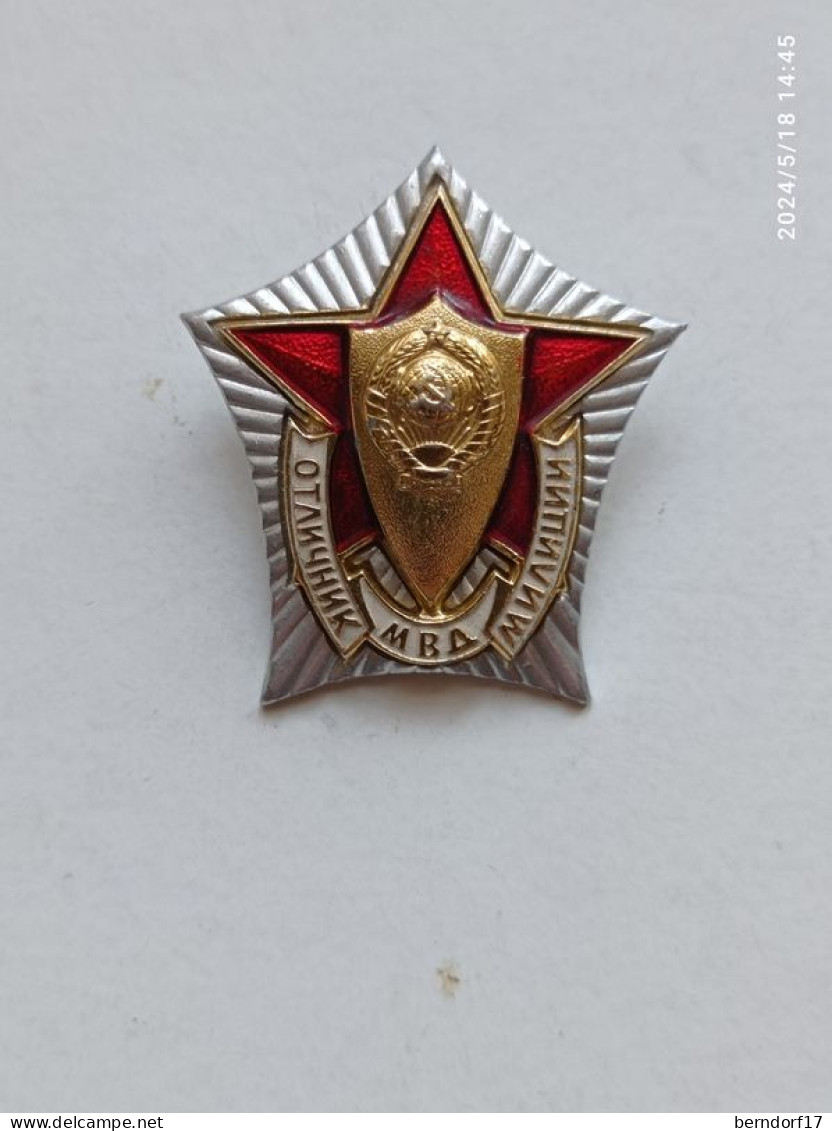 U.S.S.R. - DISTINTIVO METALLICO CON STELLA ROSSA - Russia