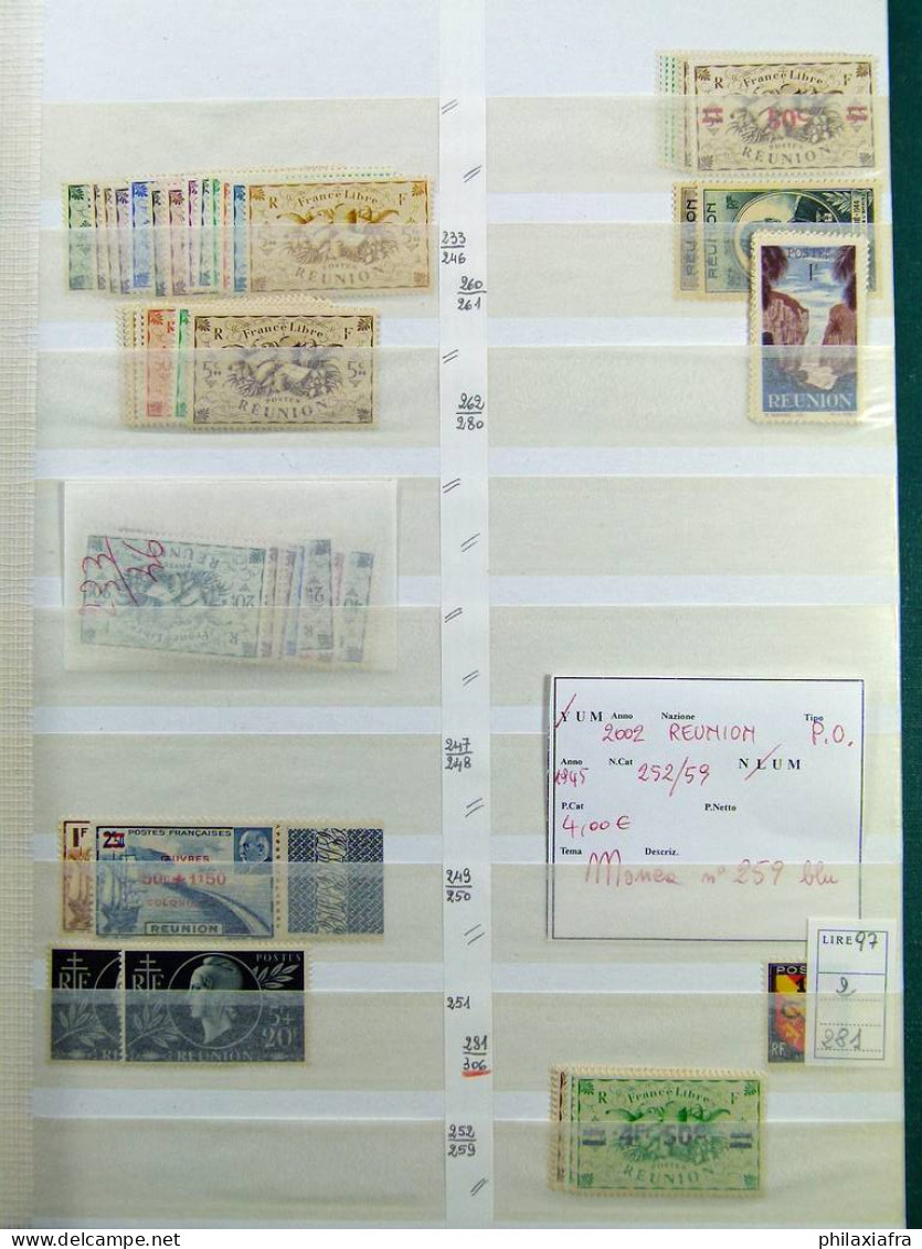 Stock Île de la Réunion, timbres neufs */**, en séries cpl, jusqu'aux années 70