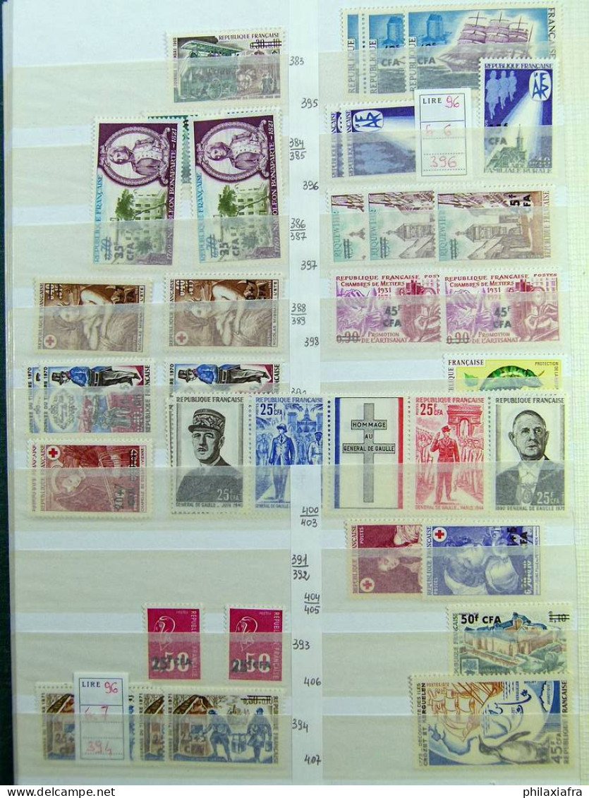 Stock Île de la Réunion, timbres neufs */**, en séries cpl, jusqu'aux années 70
