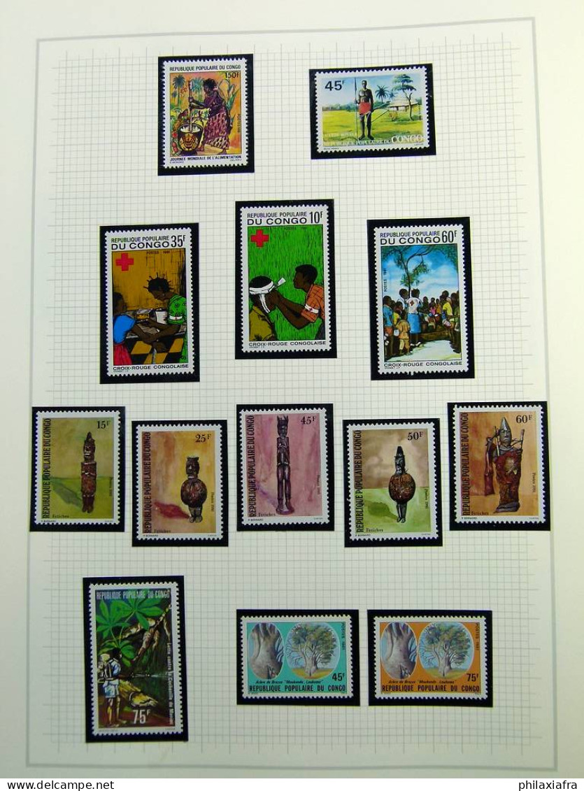 Collection Congo, album 1927-96, timbres neufs ** non dentelés avec feuille d'or