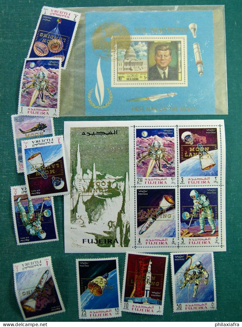 Lot Space timbres neufs ** aussi non dentelés dorés et feuilletés d'or CV