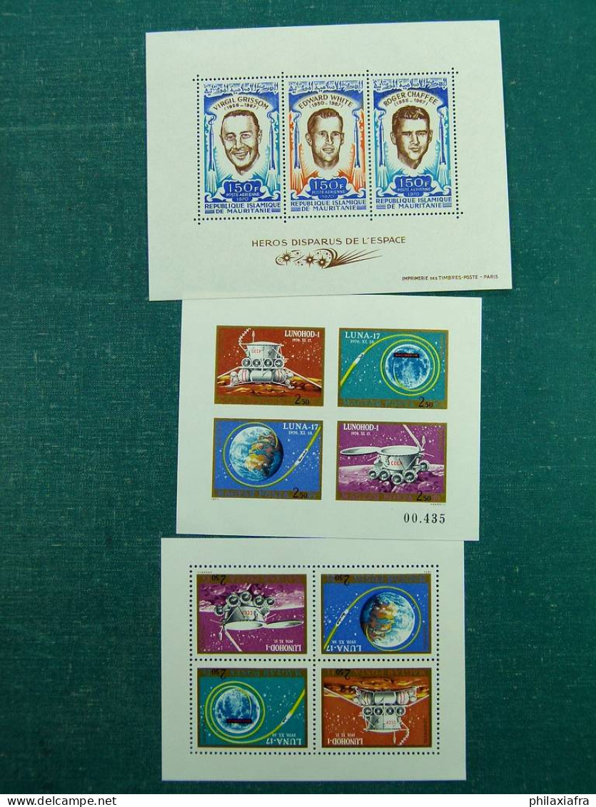 Lot Space timbres neufs ** aussi non dentelés dorés et feuilletés d'or CV