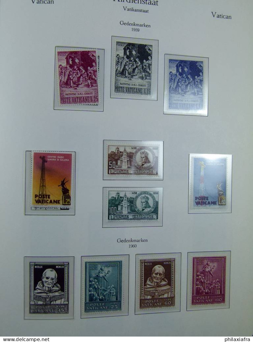 Collection Vatican album 1929-67, timbres, neufs */** et oblitéré séries cpl CV