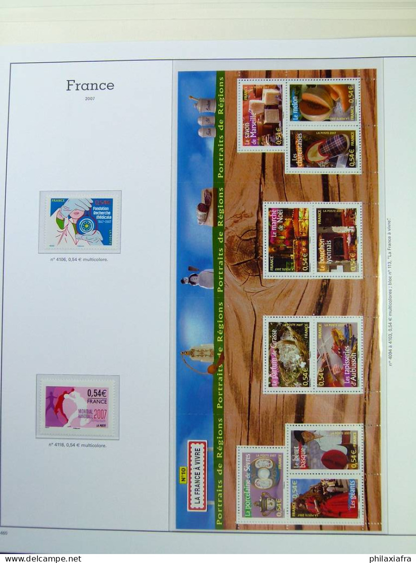 Collection France, sur pages d'album, de 2005 à 2007, timbres neufs ** livret BF