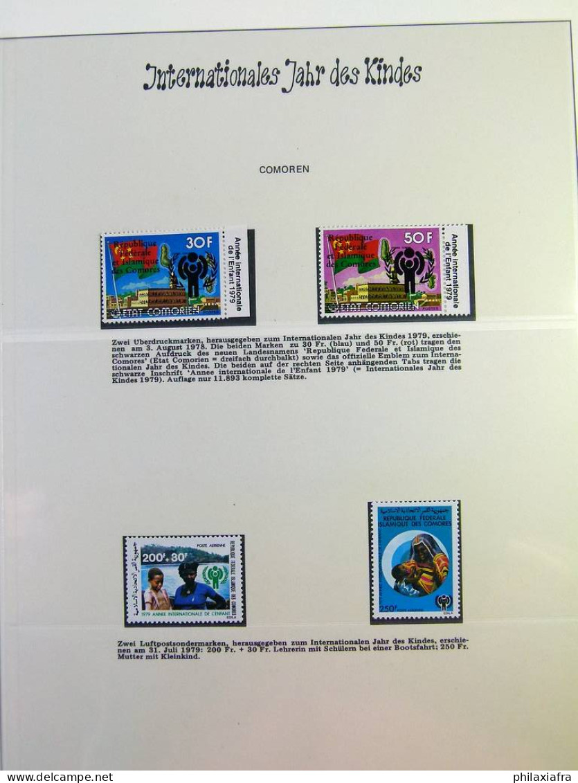 Collection thème enfance, sur album, avec timbres neufs ** 