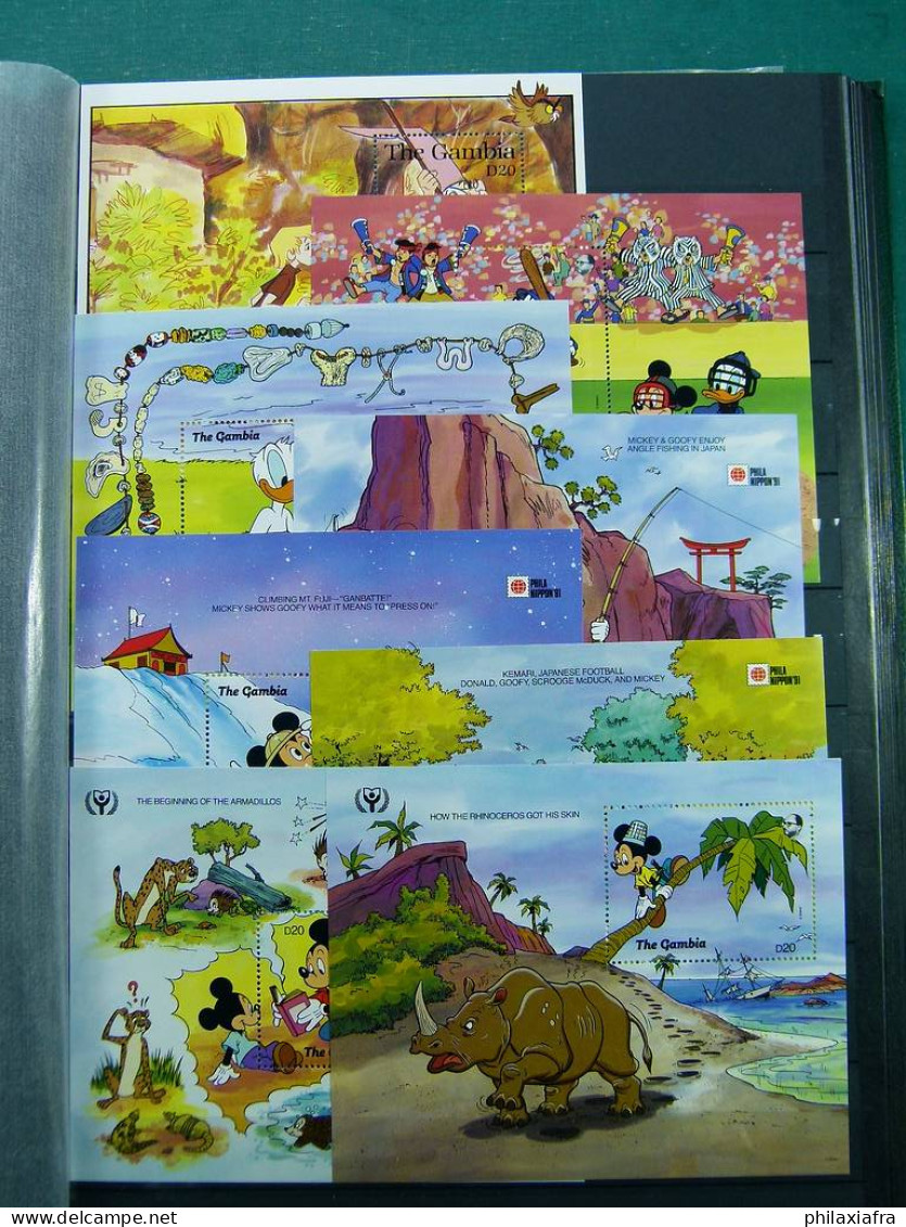 Immense stock de timbres et BF, neufs**  thème Disney sur 2 Classificateurs