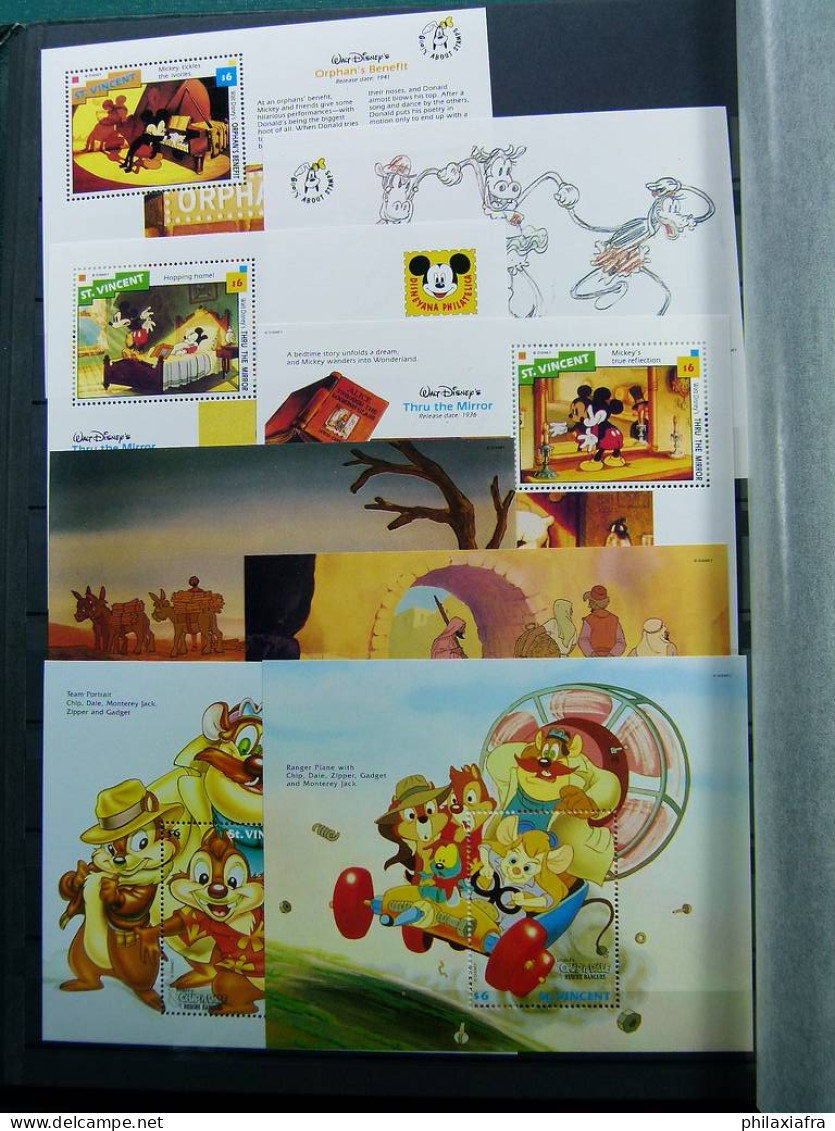 Immense stock de timbres et BF, neufs**  thème Disney sur 2 Classificateurs