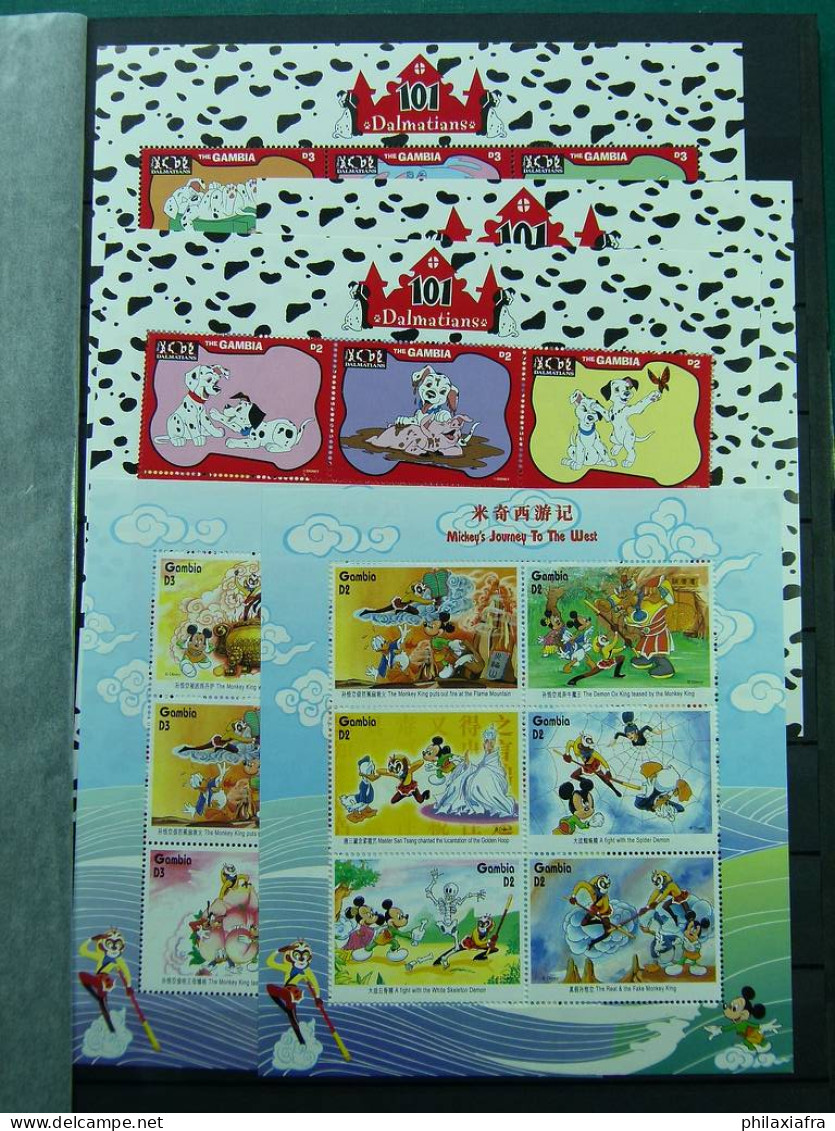 Immense stock de timbres et BF, neufs**  thème Disney sur 2 Classificateurs