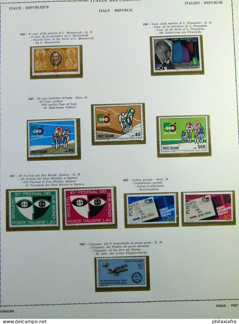 Collection République d'Italie album 1945-1968, timbres, surtout neufs** avancés