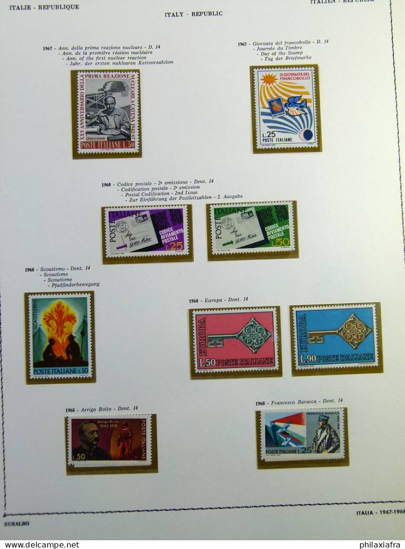 Collection République d'Italie album 1945-1968, timbres, surtout neufs** avancés