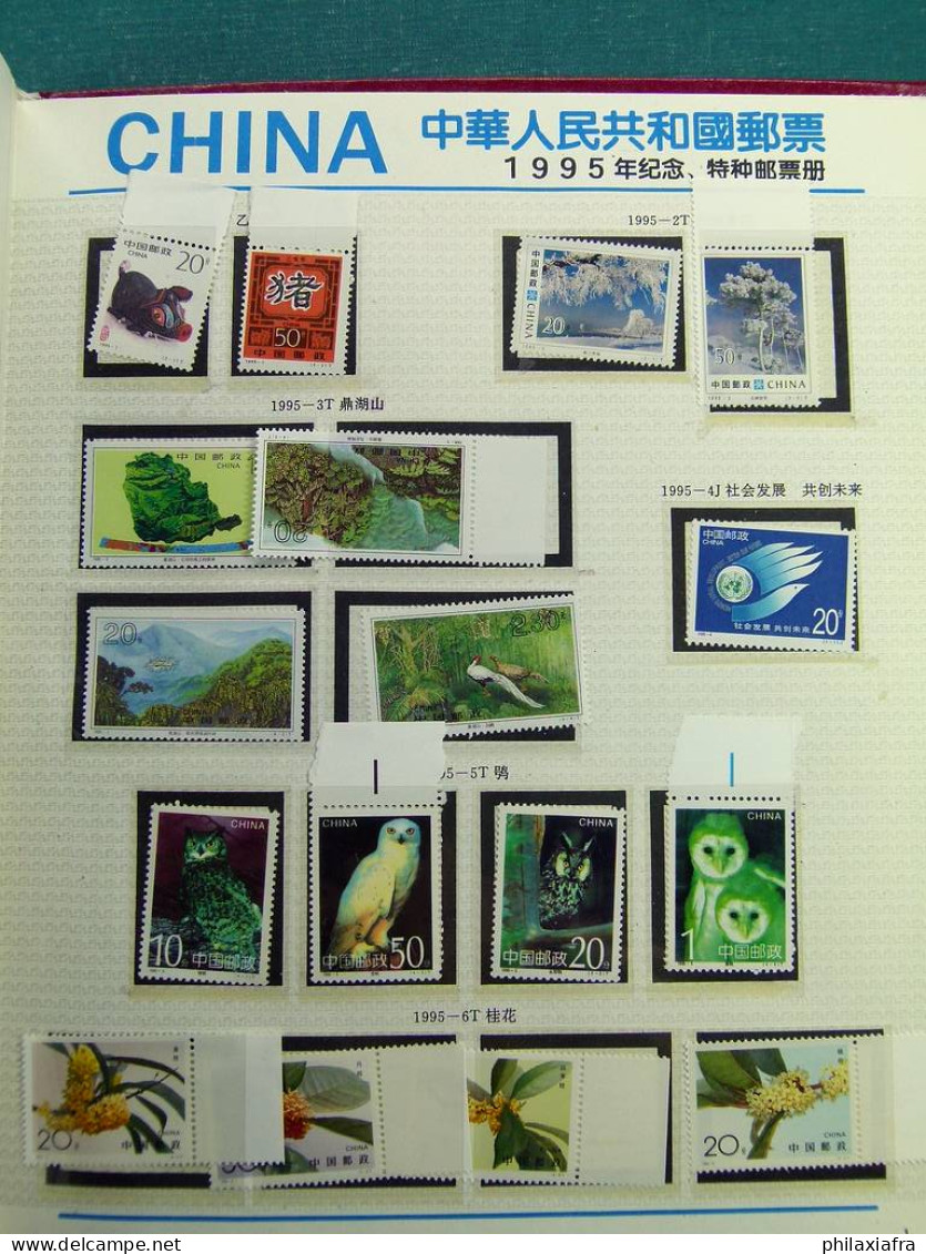 Collection Chine, de 1993 à 1995, avec timbres neufs ** sans charnière, sur 3 