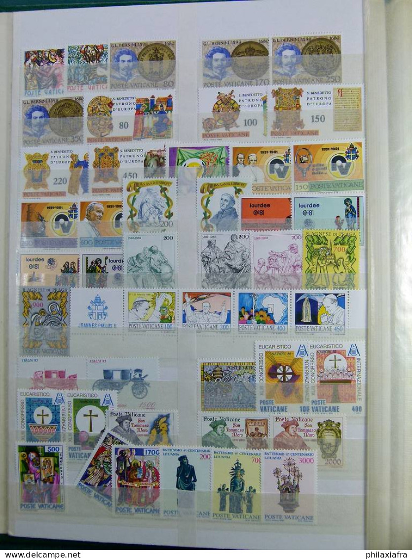 Collection Vatican, De 1963 à 2011, Avec Timbres Neufs ** Sans Charnière, En S - Collections